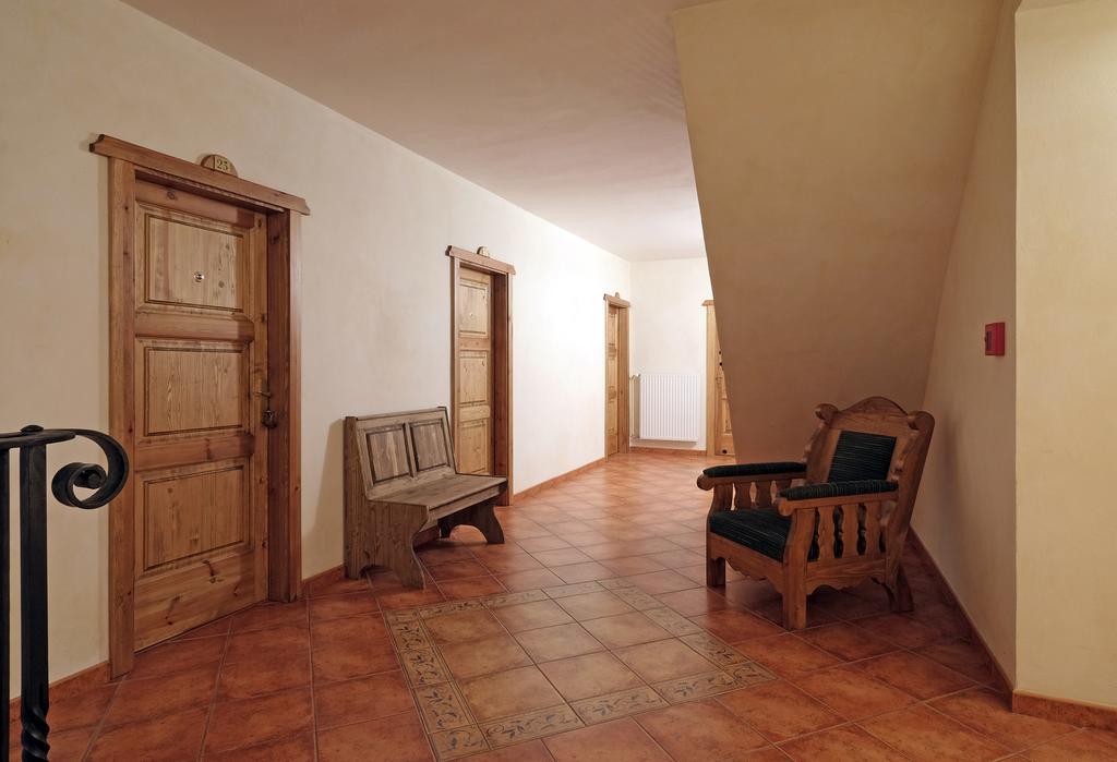 Hotel Opat Kutna Hora Luaran gambar