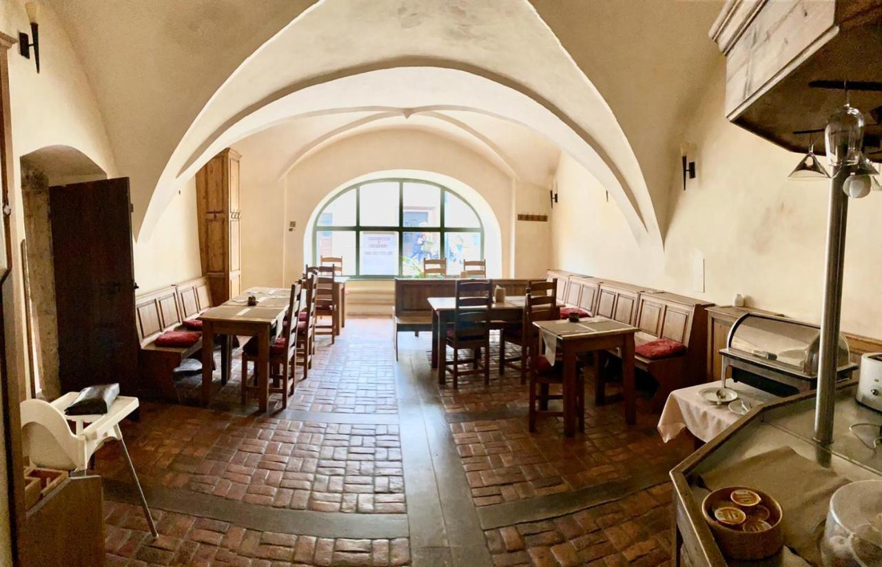 Hotel Opat Kutna Hora Luaran gambar